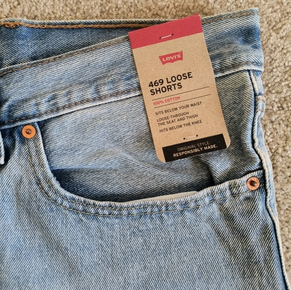 Blue denim Levi’s 469 loose cutoff shorts mens size 50 waist casual comfortable